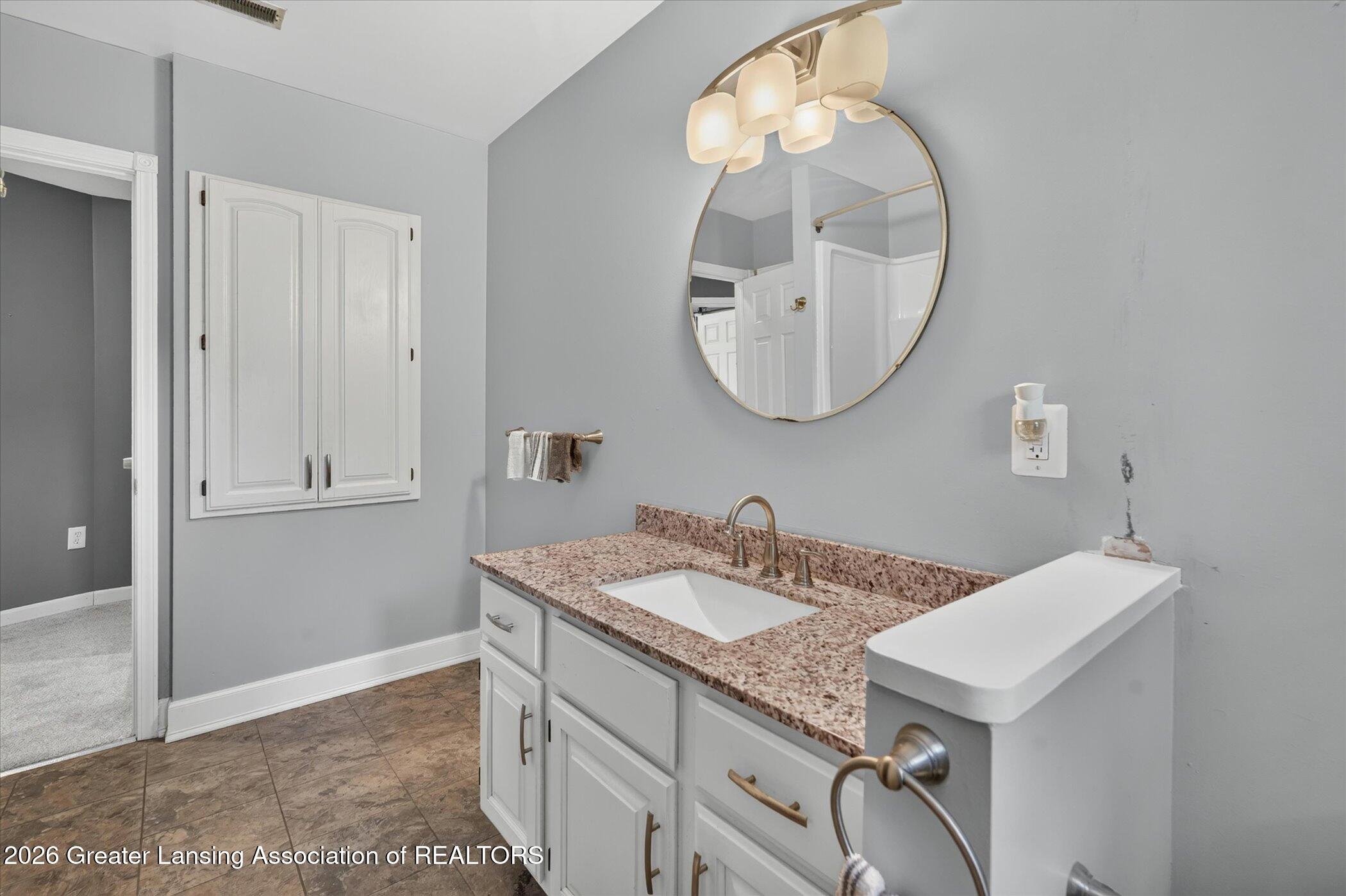 1434 Petts Road Fenton, MI 48430 - Photo 38 of 74 Bathroom