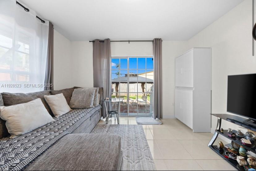 701 Northeast 6th Street Hallandale Beach, FL 33009 - Photo 20 of 22