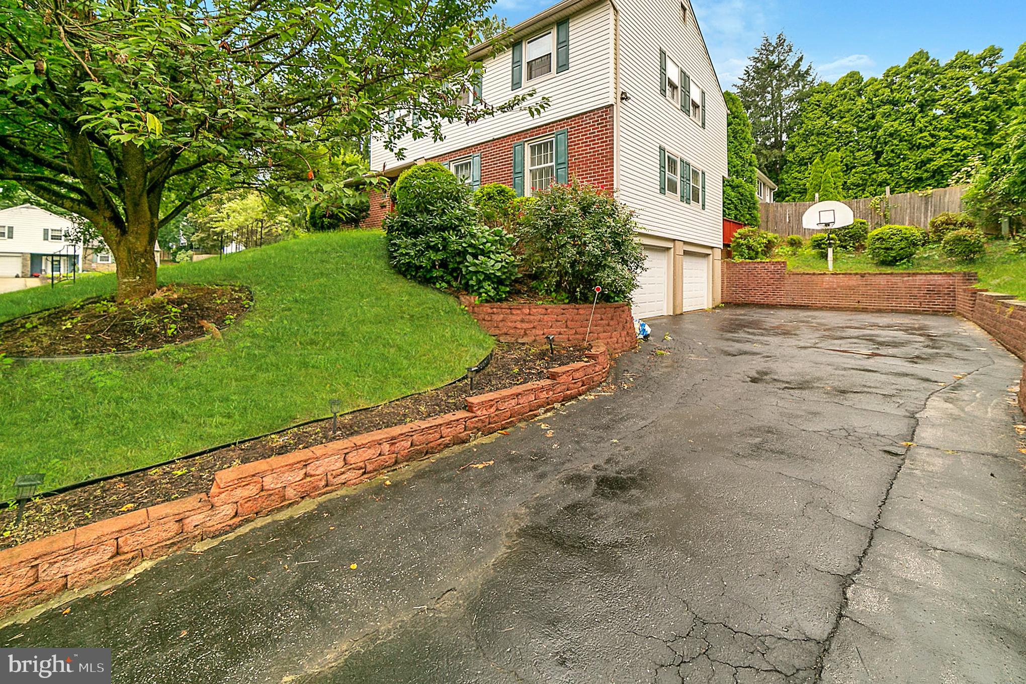 400 Ridge Lane Springfield, PA 19064 - Photo 3 of 17