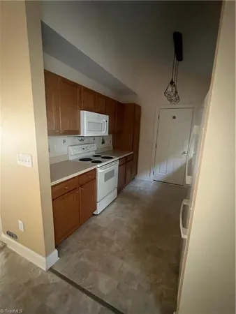 $1,750 | 2721 Bridgeport Drive, Winston-Salem, NC 27103