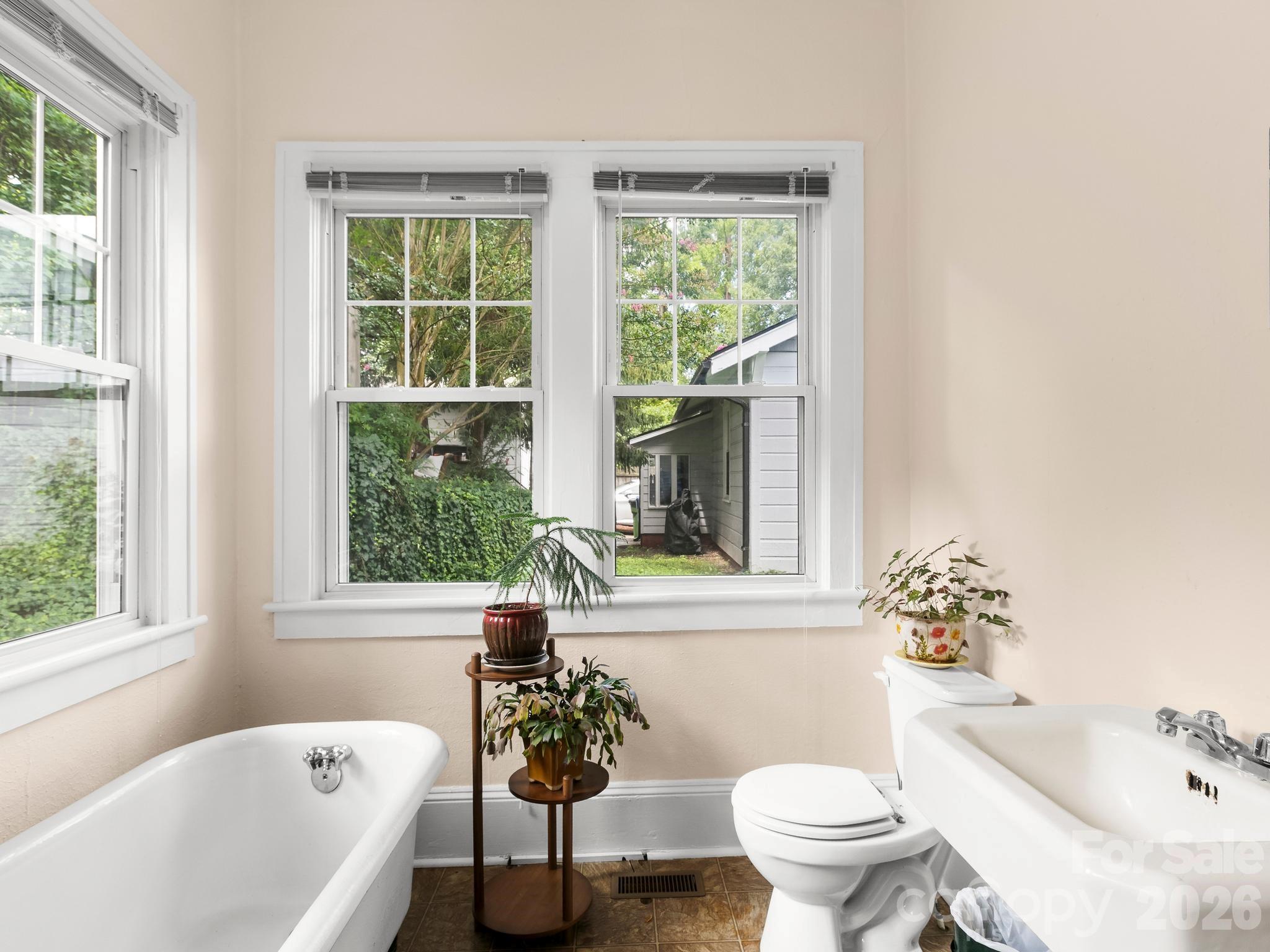 27 Warwick Road Asheville, NC 28803 - Photo 20 of 24 Gallery Image 20