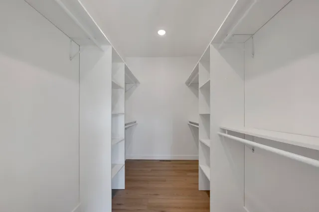 $649,000 | 107 Beckerae Court, Wrightstown, WI 54180