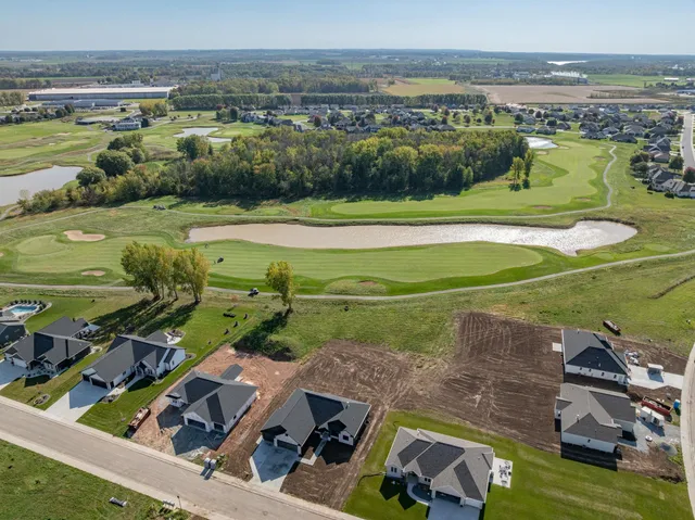 $649,000 | 107 Beckerae Court, Wrightstown, WI 54180