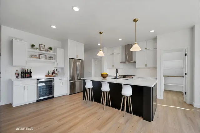 $649,000 | 107 Beckerae Court, Wrightstown, WI 54180