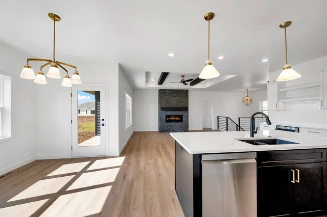 $649,000 | 107 Beckerae Court, Wrightstown, WI 54180