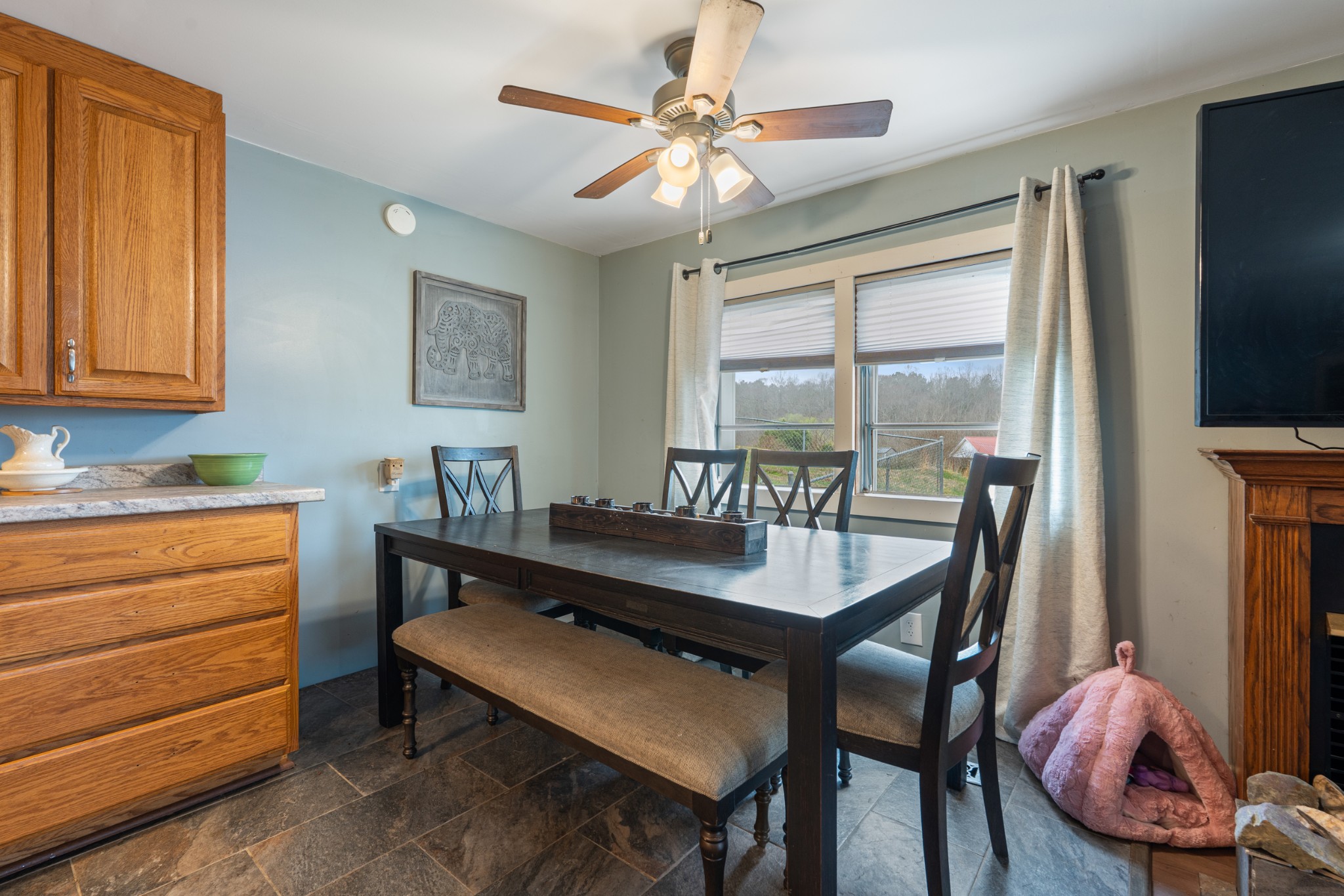 121 Deer Creek Road McEwen, TN 37101 - Photo 24 of 35 a dining room with furniture and window