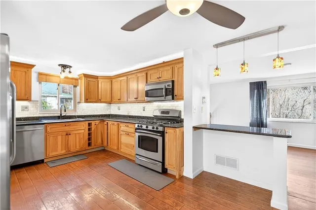 $390,000 | 1085 Saxonburg Boulevard, Glenshaw, PA 15116