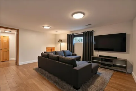 $390,000 | 1085 Saxonburg Boulevard, Glenshaw, PA 15116