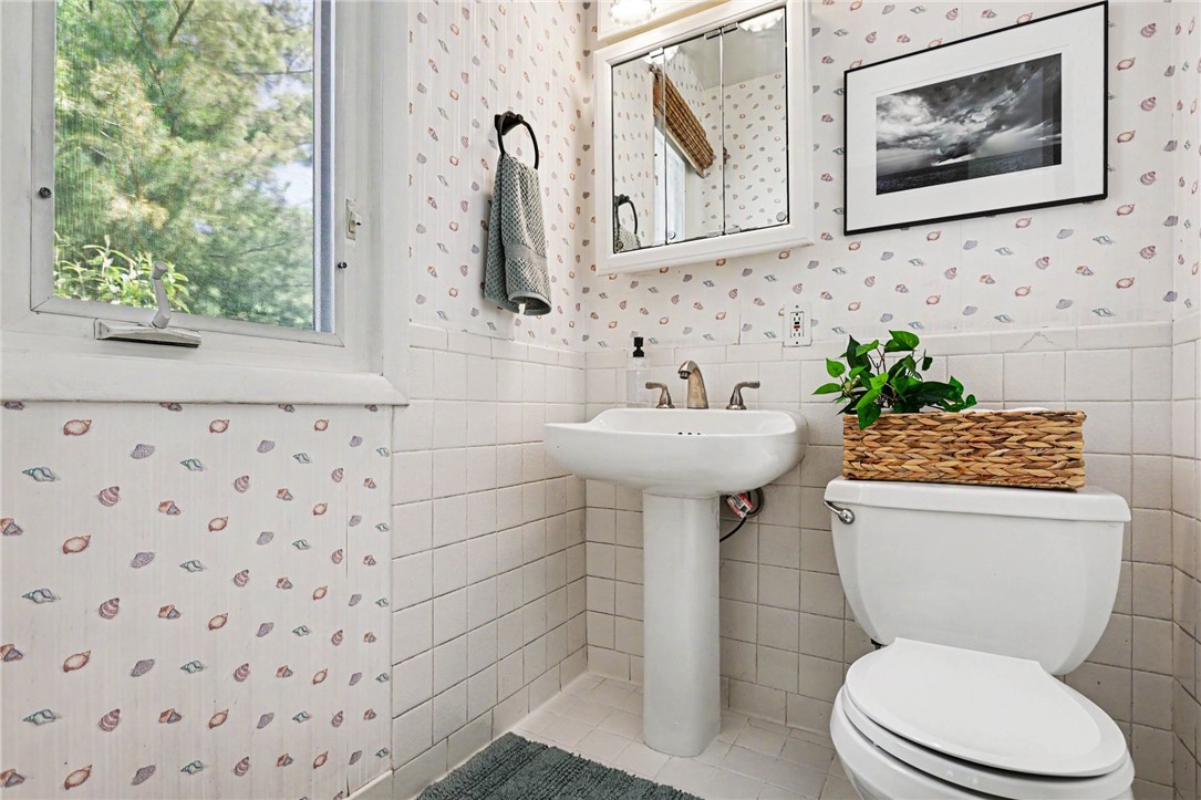 44 Rawlinson Road Irondequoit, NY 14617 - Photo 13 of 33 Powder Room