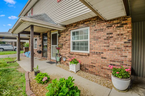 $199,900 | 2090 Thriving Drive, Columbus, IN 47201