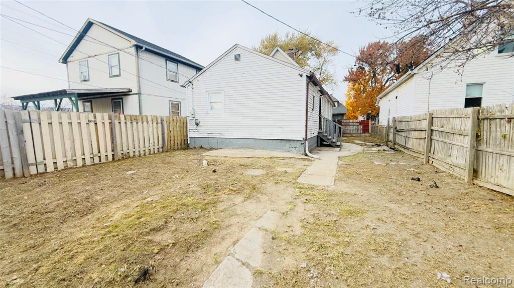 8737 Smart Street Detroit, MI 48210 - Photo 3 of 20