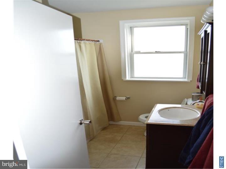 9207 Exeter Road Philadelphia, PA 19114 - Photo 8 of 14 Bathroom