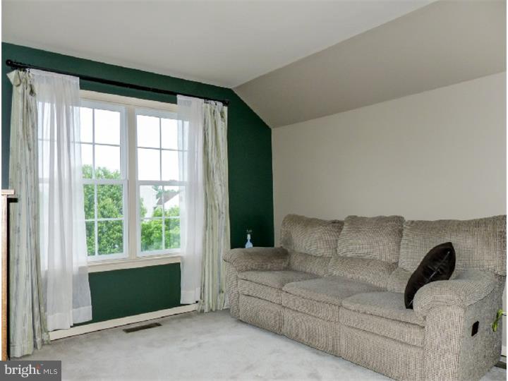2554 Brooke Road Pennsburg, PA 18073 - Photo 15 of 24 Gallery Image 15