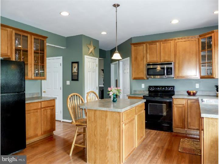 2554 Brooke Road Pennsburg, PA 18073 - Photo 10 of 24 Kitchen