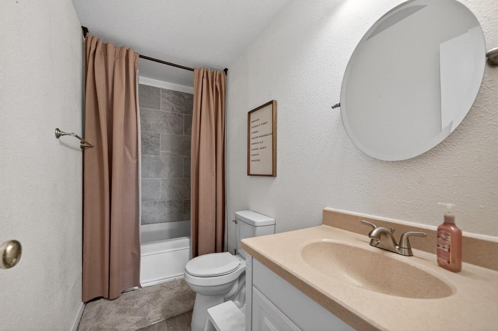 17319 Senne Road Forney, TX 75126 - Photo 20 of 32 Guest Bathroom
