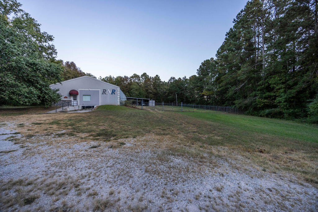 1168 Bauskett Street Edgefield, SC 29824 - Photo 3 of 31