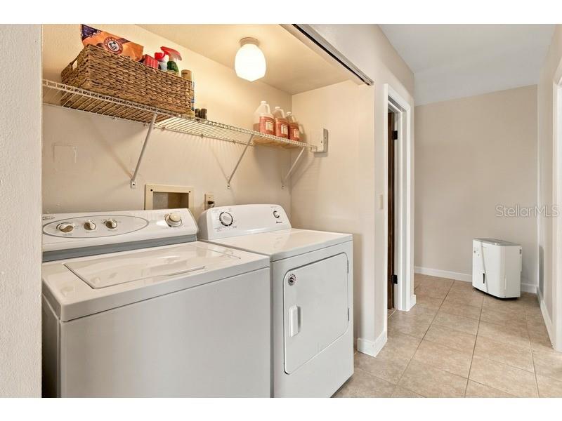 460 Beach Road, Unit A1 Sarasota, FL 34242 - Photo 25 of 38 Gallery Image 25