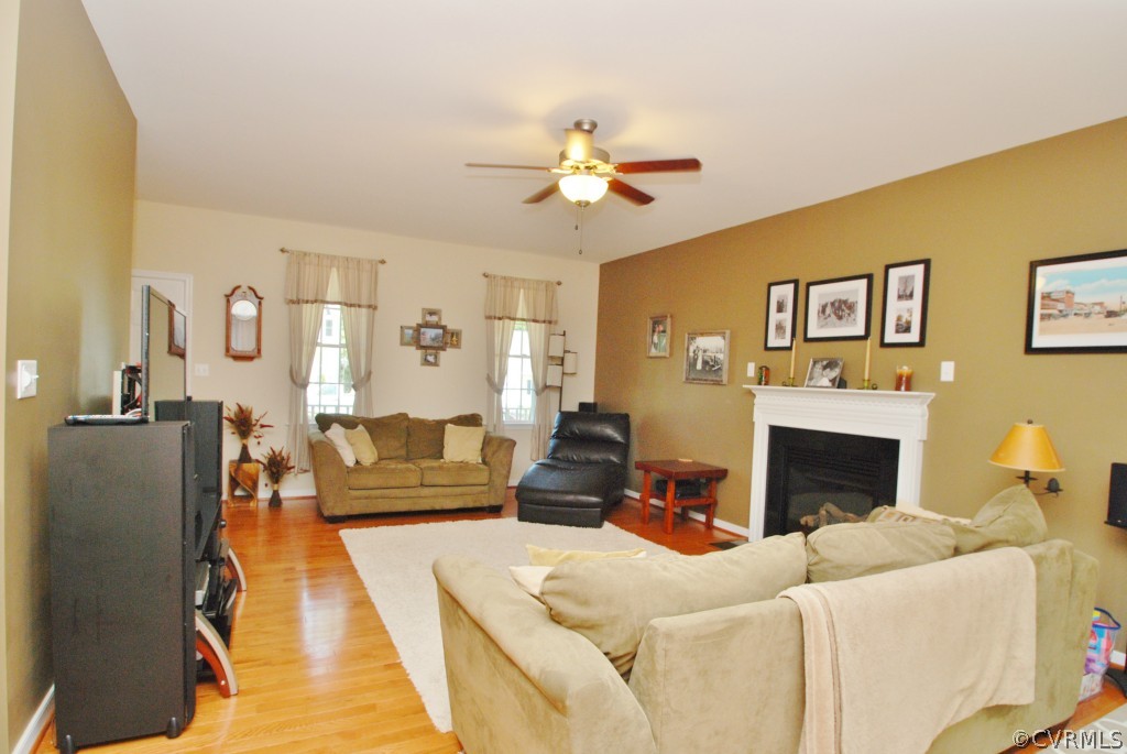 3145 Barnack Road Midlothian, VA 23112 - Photo 3 of 24 Gallery Image 3