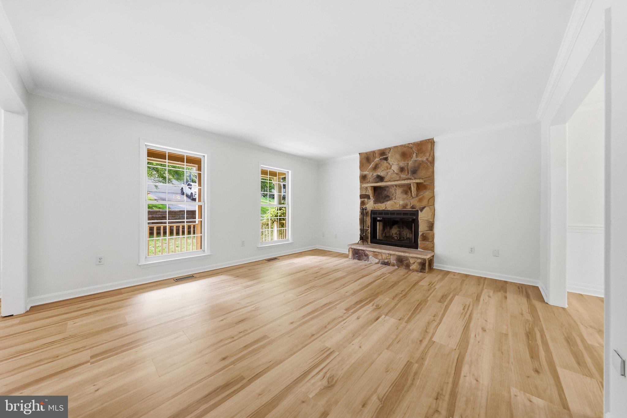 6728 Oakridge Road New Market, MD 21774 - Photo 5 of 75 Living Room