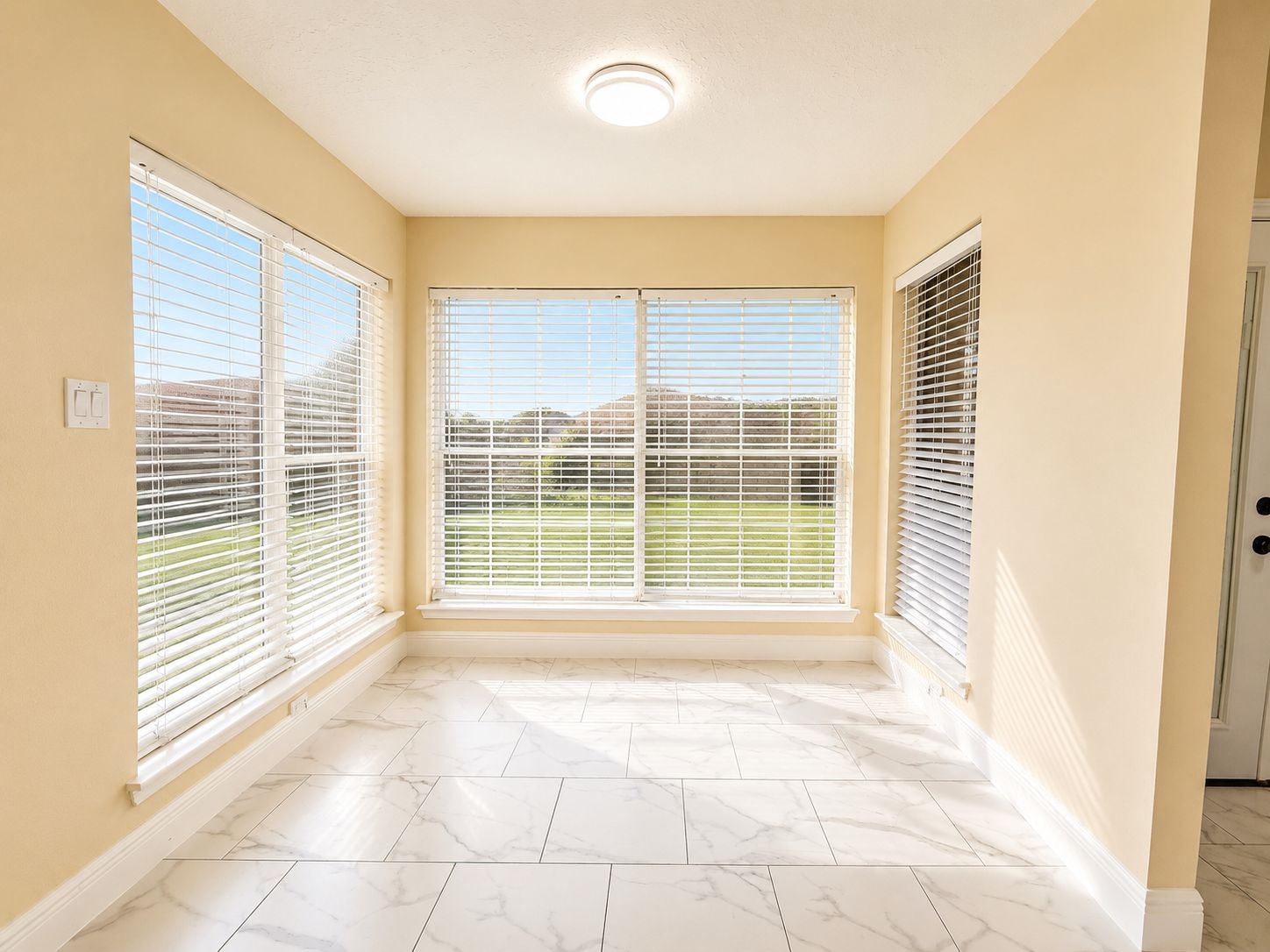 11840 Spring Grove Drive Houston, TX 77099 - Photo 6 of 27 Versatile space ideal for a formal dining area