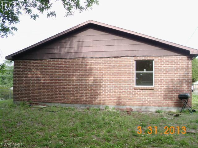 1614 Providence Road Lakeland, FL 33805 - Photo 13 of 13 a buliding that has stairs