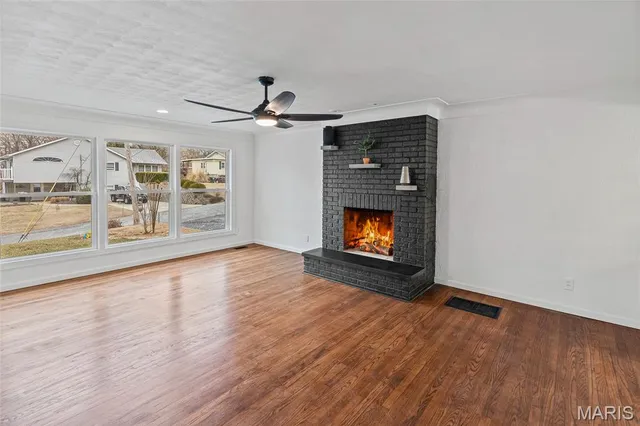 $299,900 | 1300 Edgewood Drive, Fairview Heights, IL 62208