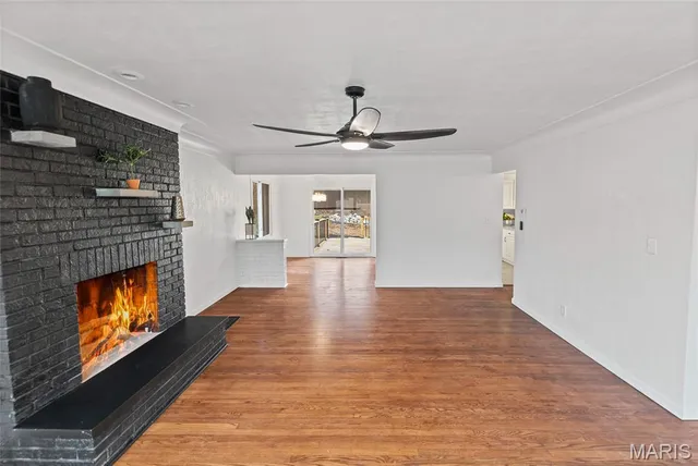 $299,900 | 1300 Edgewood Drive, Fairview Heights, IL 62208