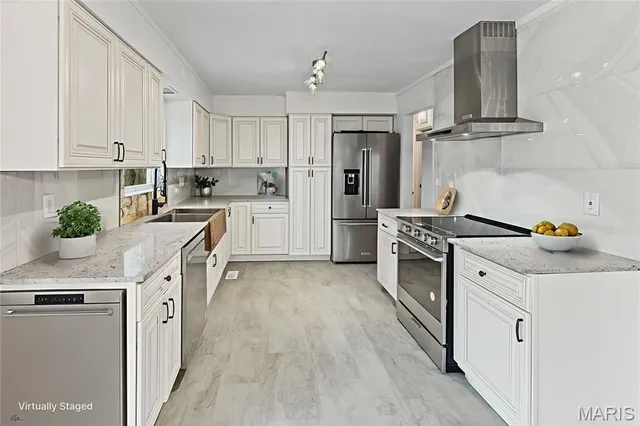 $299,900 | 1300 Edgewood Drive, Fairview Heights, IL 62208