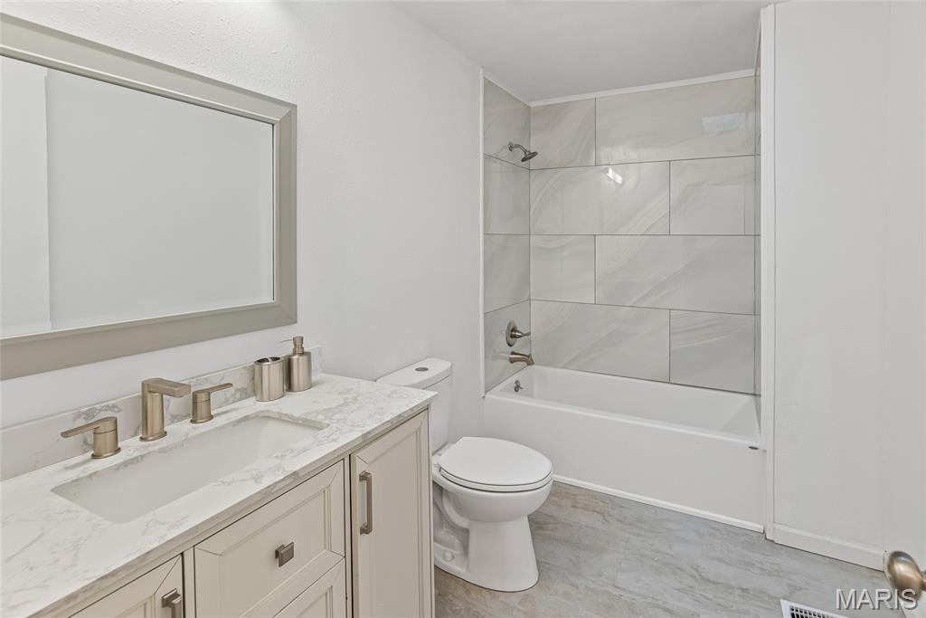 1300 Edgewood Drive Fairview Heights, IL 62208 - Photo 31 of 59