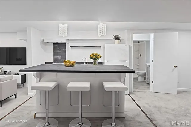 $299,900 | 1300 Edgewood Drive, Fairview Heights, IL 62208