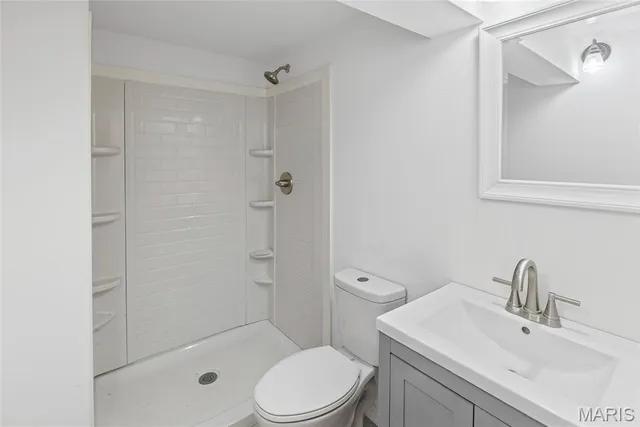 $299,900 | 1300 Edgewood Drive, Fairview Heights, IL 62208