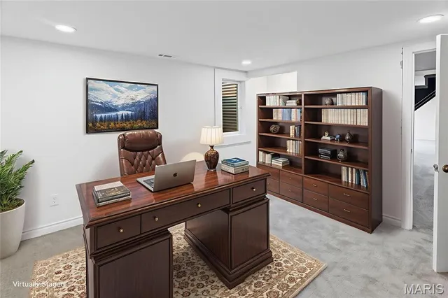 $299,900 | 1300 Edgewood Drive, Fairview Heights, IL 62208