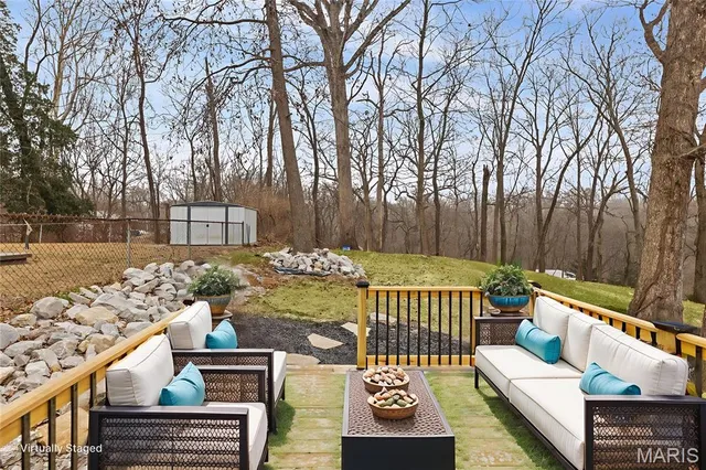 $299,900 | 1300 Edgewood Drive, Fairview Heights, IL 62208