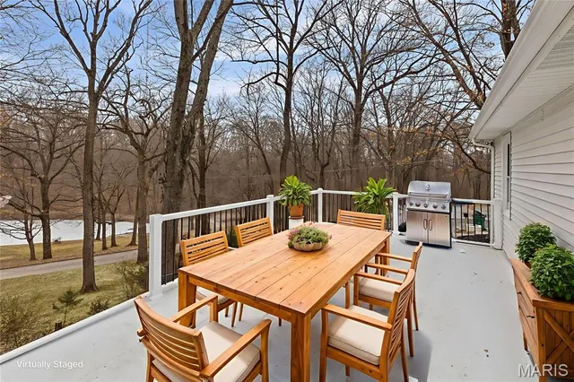 $299,900 | 1300 Edgewood Drive, Fairview Heights, IL 62208