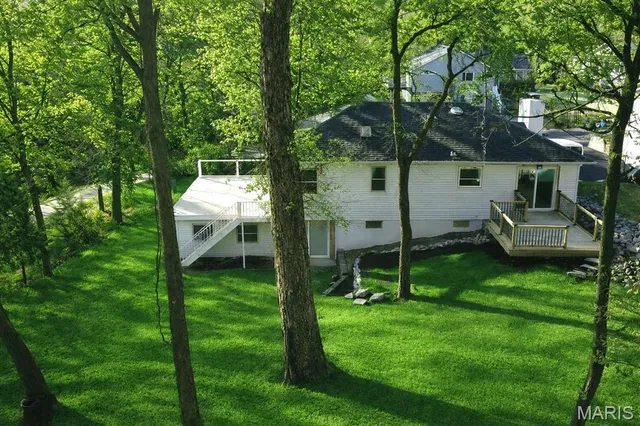 $299,900 | 1300 Edgewood Drive, Fairview Heights, IL 62208