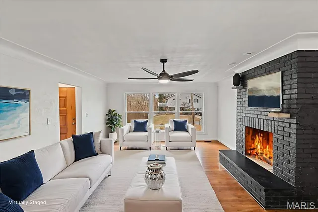 $299,900 | 1300 Edgewood Drive, Fairview Heights, IL 62208