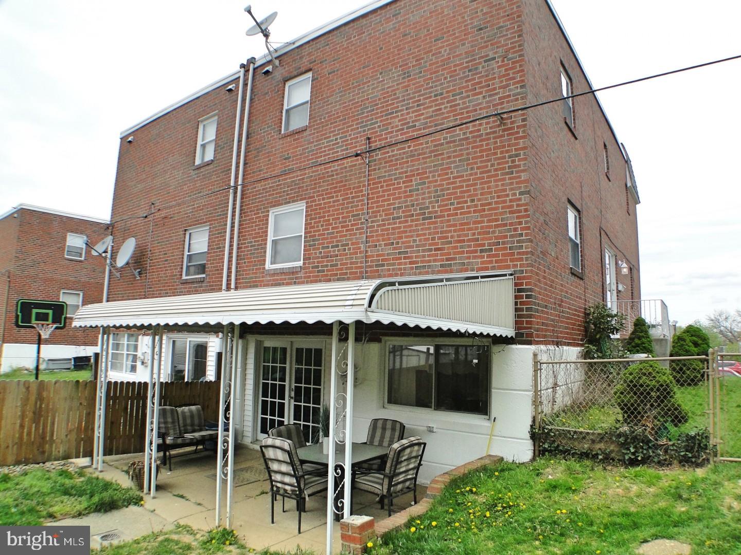 422 Rennard Street Philadelphia, PA 19116 - Photo 3 of 17 Exterior Back
