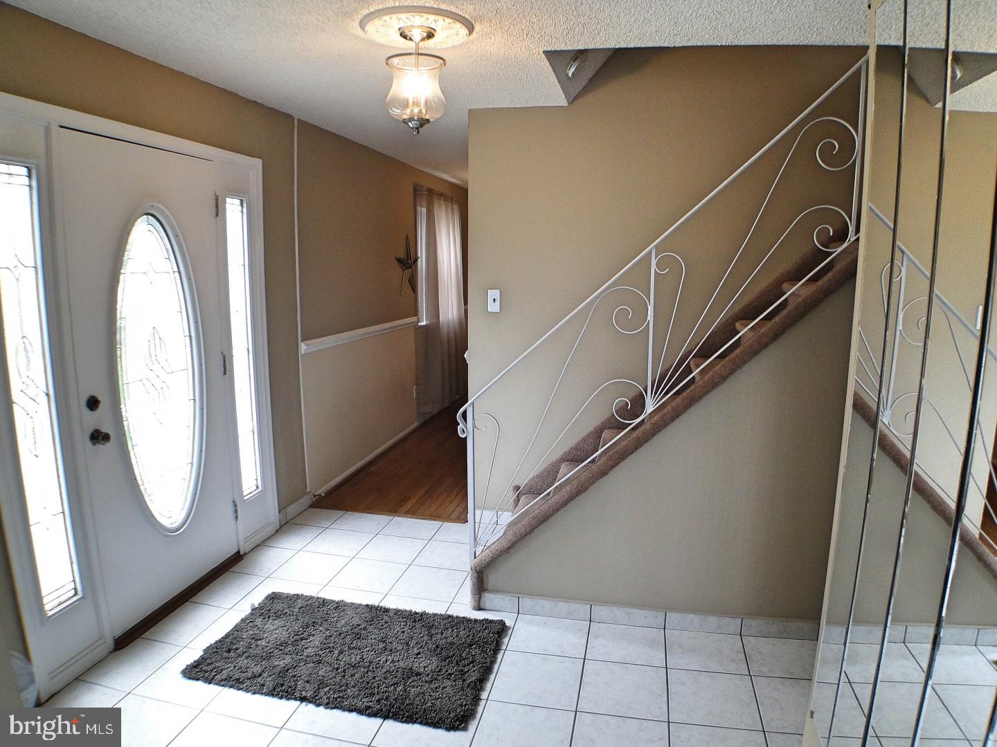422 Rennard Street Philadelphia, PA 19116 - Photo 4 of 17 Gallery Image 4