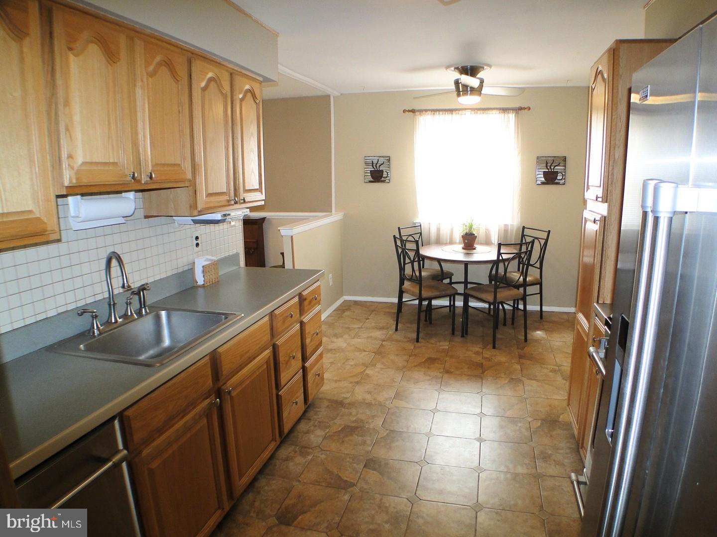 422 Rennard Street Philadelphia, PA 19116 - Photo 10 of 17 Kitchen