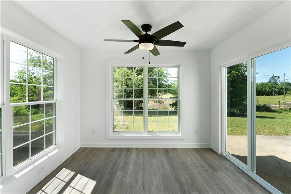 20 Mallet Pointe Street Northeast Cartersville, GA 30121 - Photo 14 of 37 a view of a ceiling fan and a window