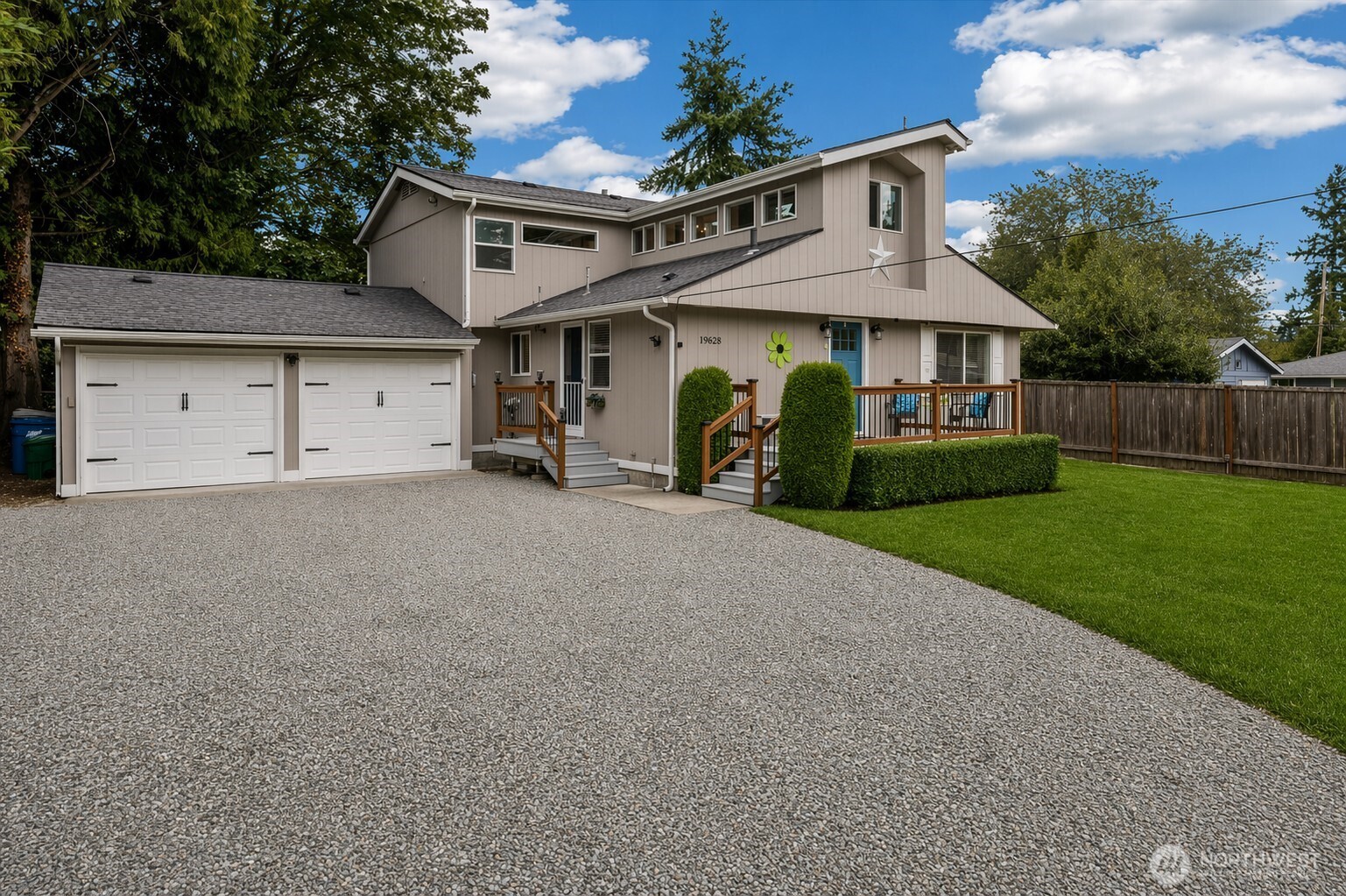 19828 104th Avenue Southeast Renton, WA 98055 - Photo 2 of 33