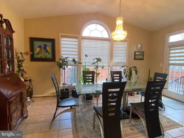 $3,995 | 42084 Bear Tooth Drive, Aldie, VA 20105