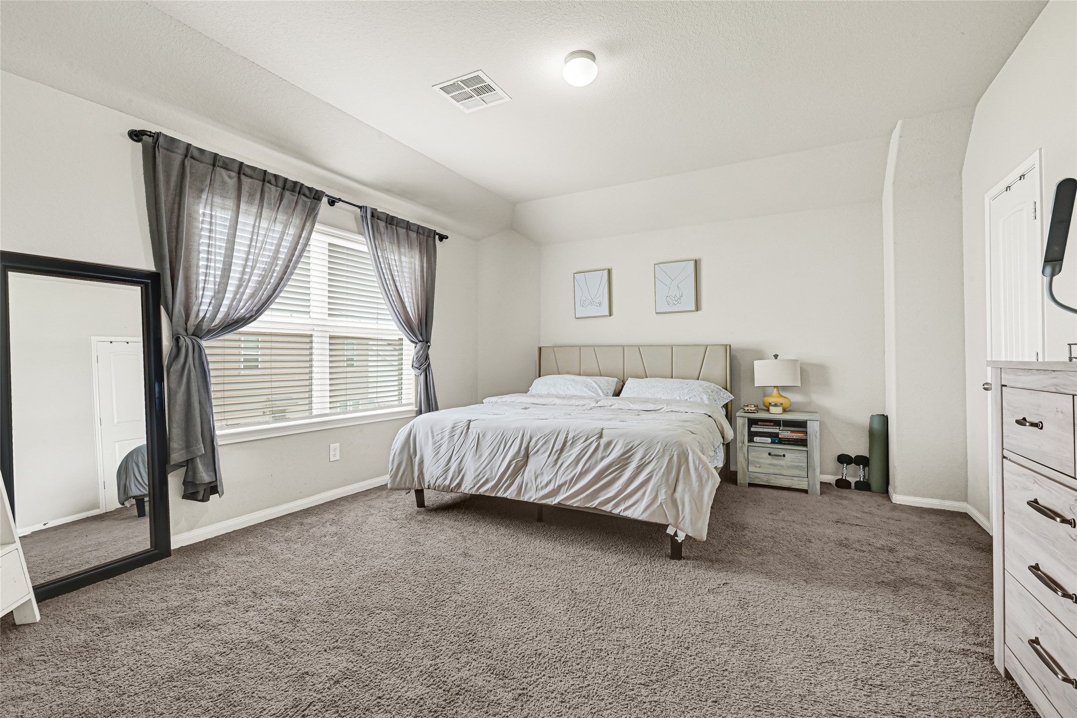 18643 Cooper Ravine Way Katy, TX 77449 - Photo 17 of 24 Primary Bedroom