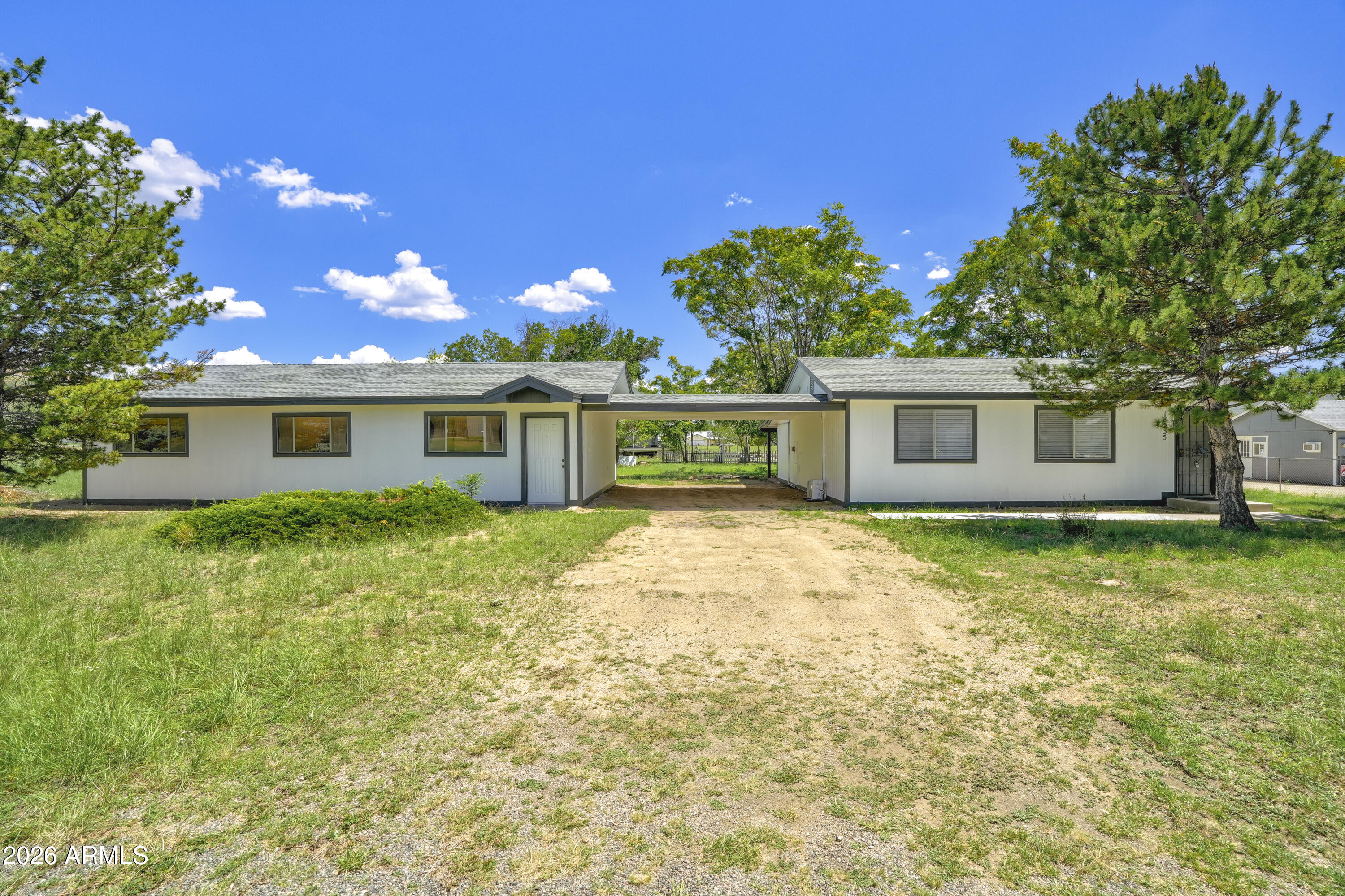18535 Joseph Hodge Road Peeples Valley, AZ 86332 - Photo 29 of 34 Front View