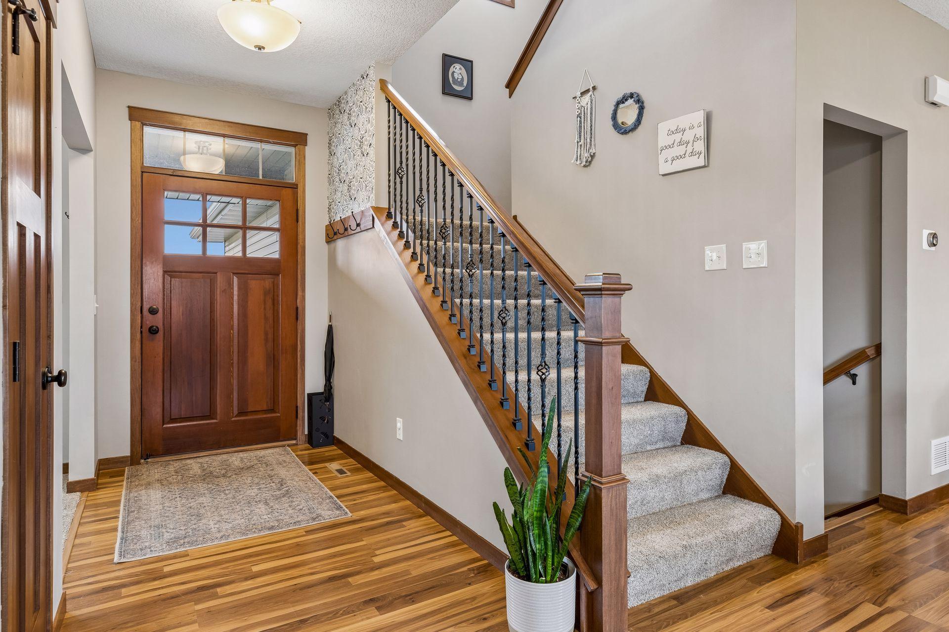 1056 3rd Street Southwest Delano, MN 55328 - Photo 4 of 34