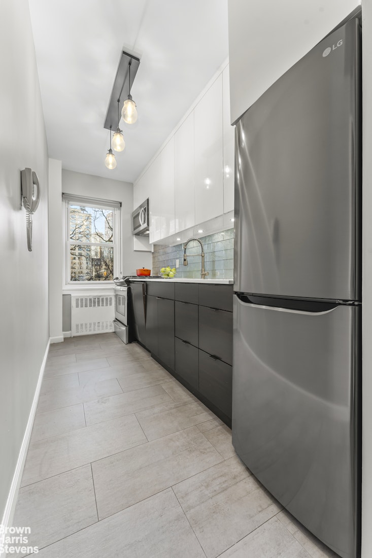 11 Riverside Drive, Unit 1FW Manhattan, NY 10023 - Photo 3 of 14