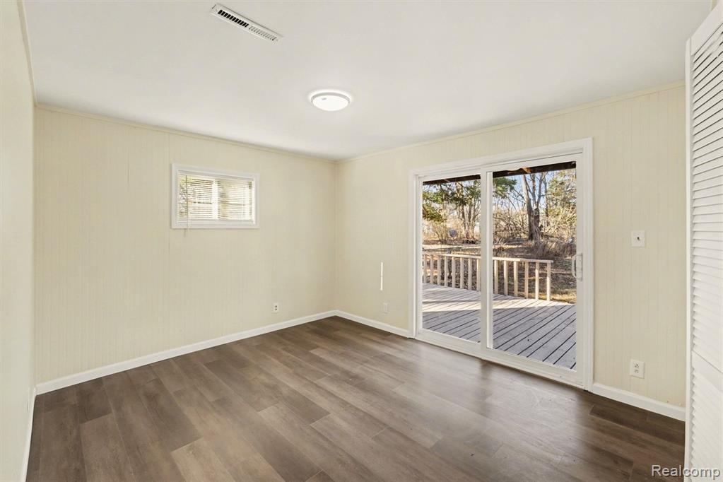 3401 Center Road Flint, MI 48506 - Photo 8 of 25