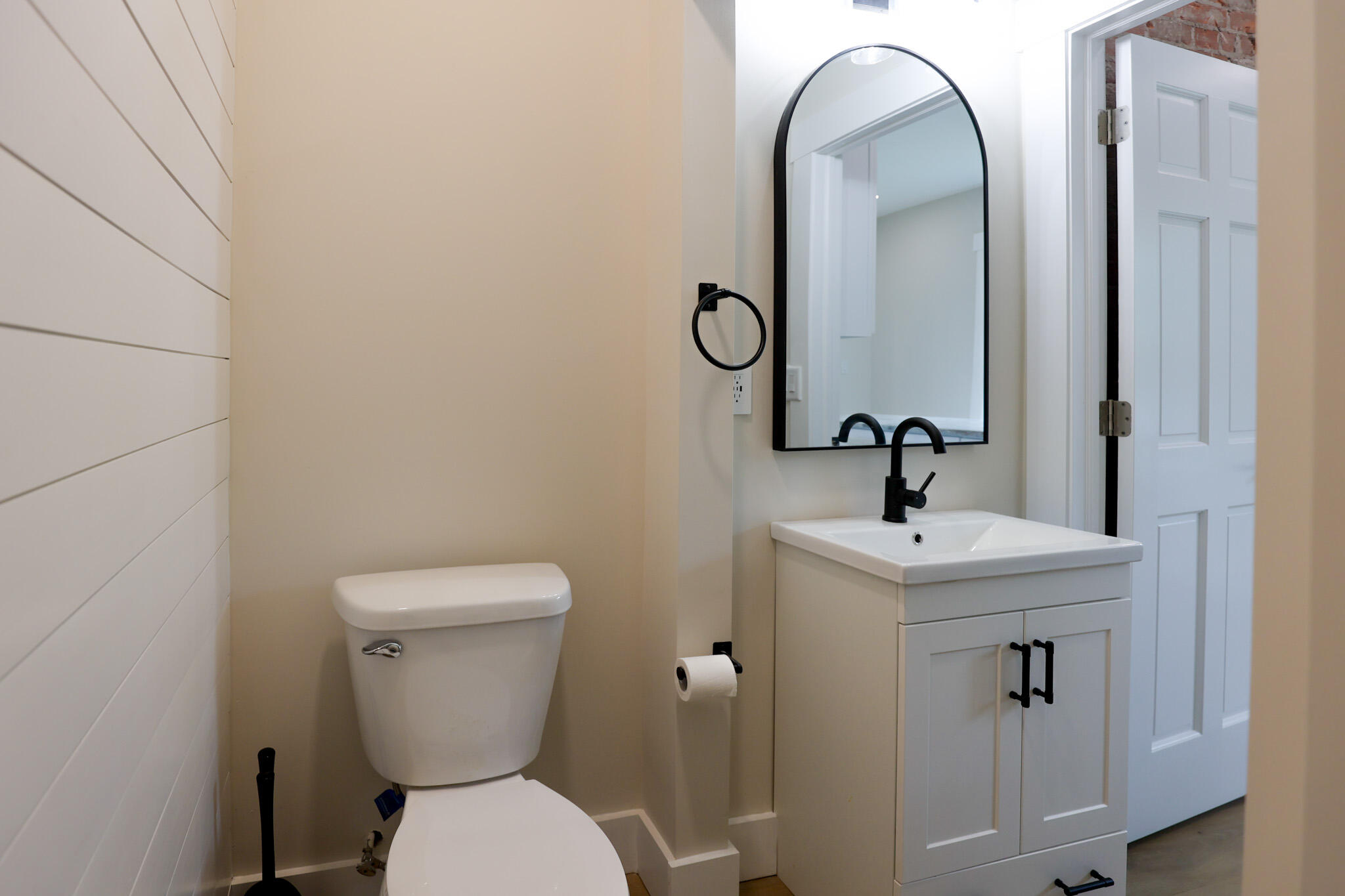 603 West Jefferson Street Paducah, KY 42001 - Photo 39 of 46 Guest Bath