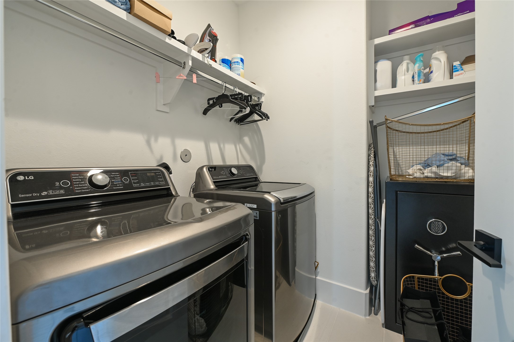 5233 Darling Street Houston, TX 77007 - Photo 23 of 34 a view of a stove and storage