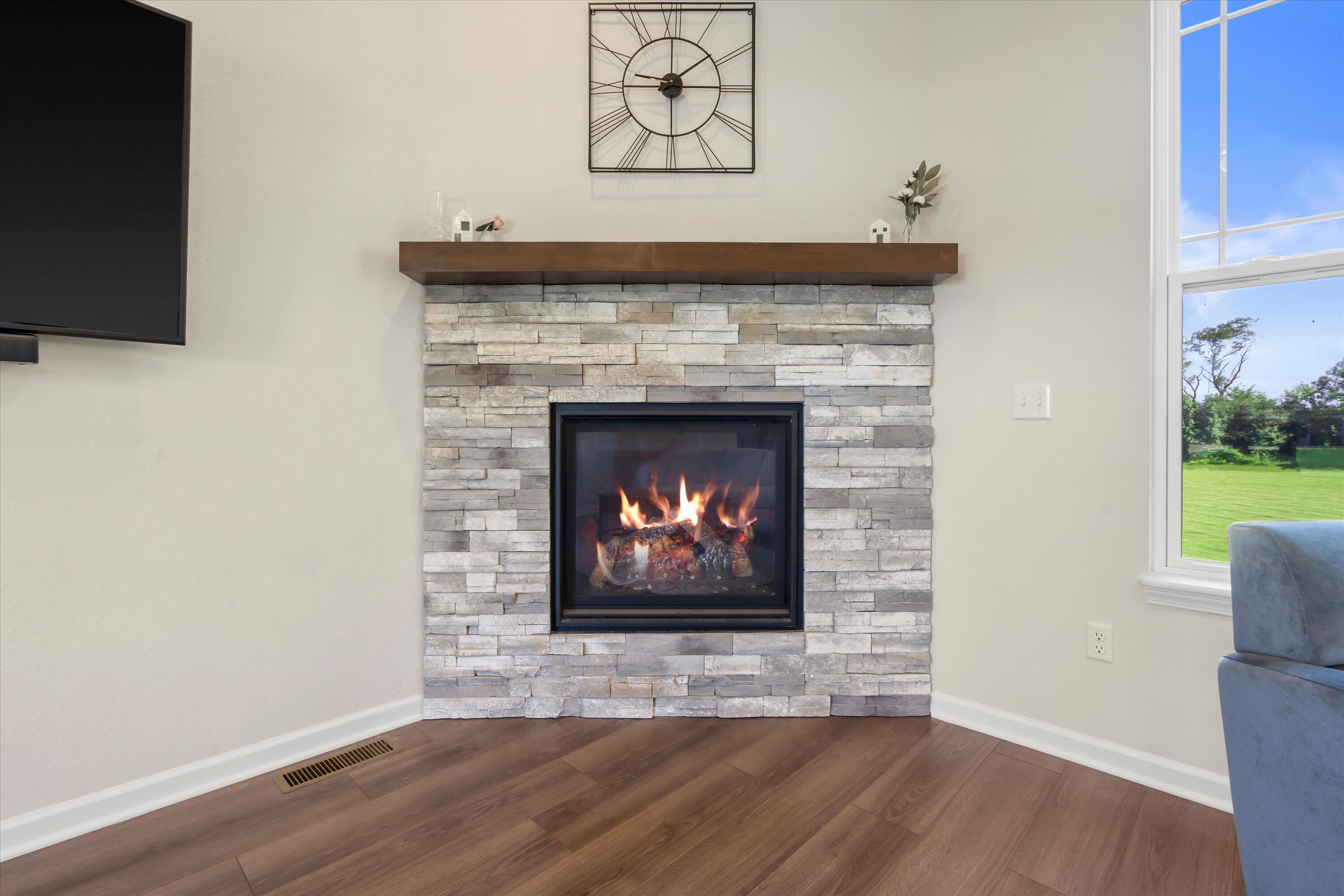 S86-w34804 Knoll Road Eagle, WI 53119 - Photo 7 of 50 Natural Fireplace